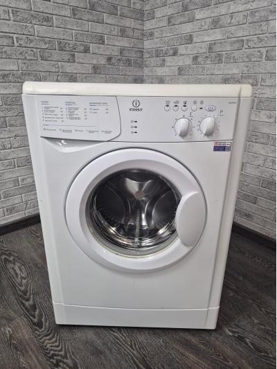 Стиральная машина Indesit WIUN 105